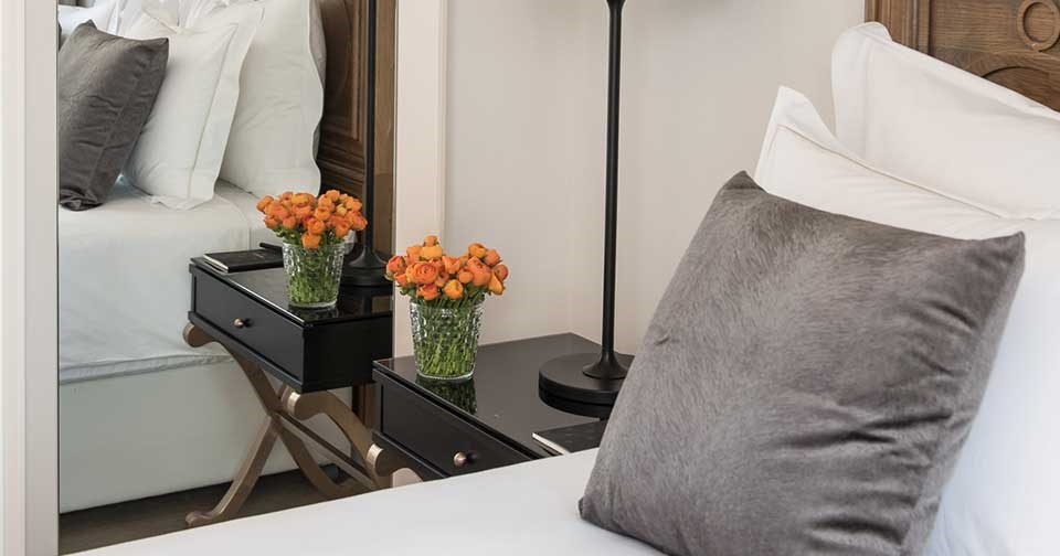 The Drisco Hotel - Bedside Flowers
